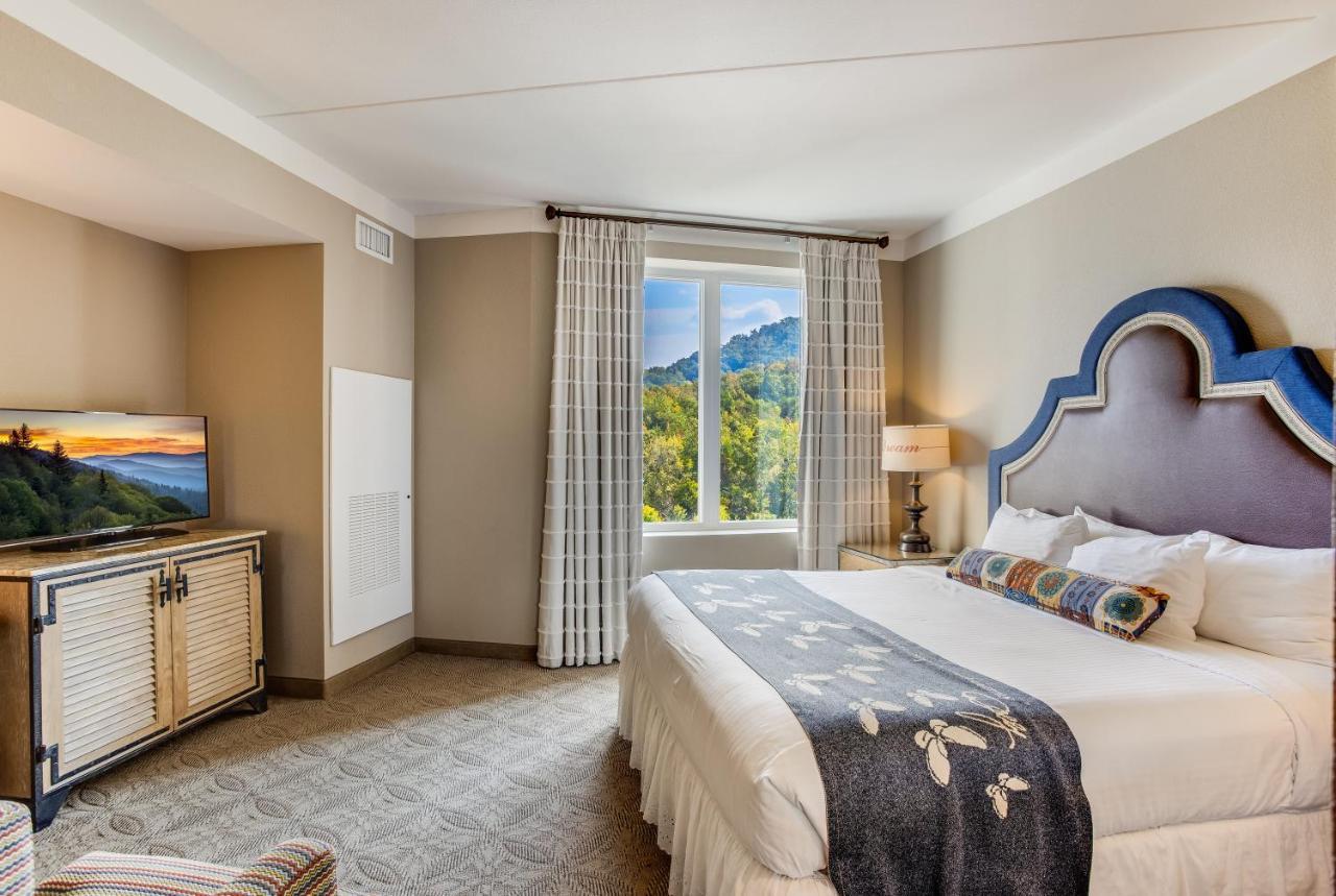 Resort Dollywood's Dreammore And Pigeon Forge