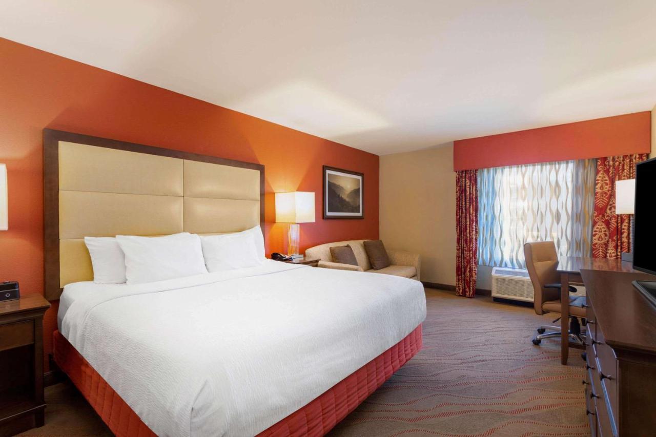 La Quinta By Wyndham Hotel