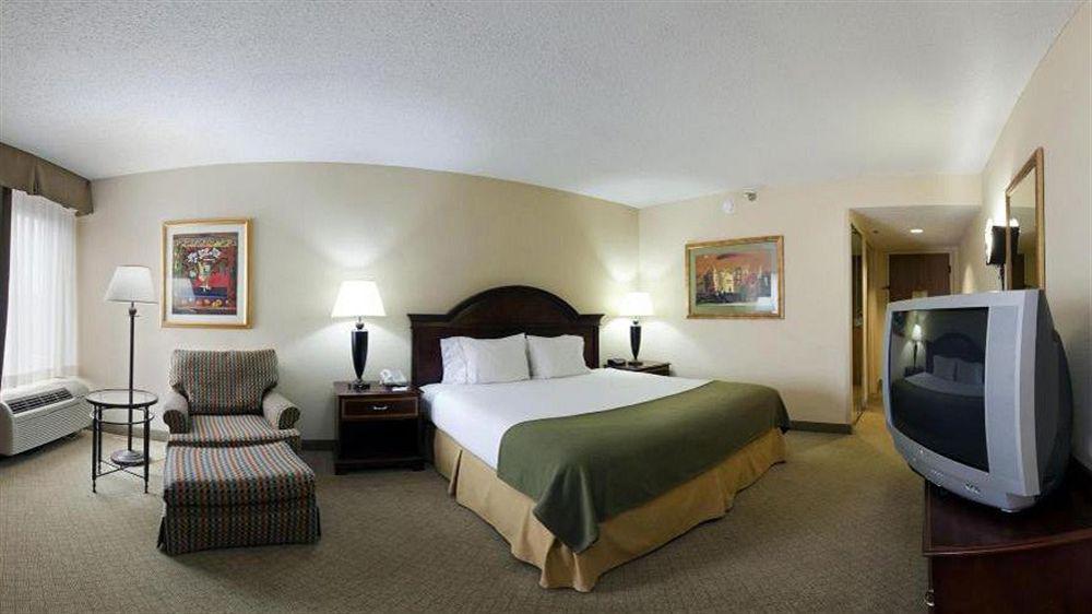 Resort Express & By Ihg Pigeon Forge