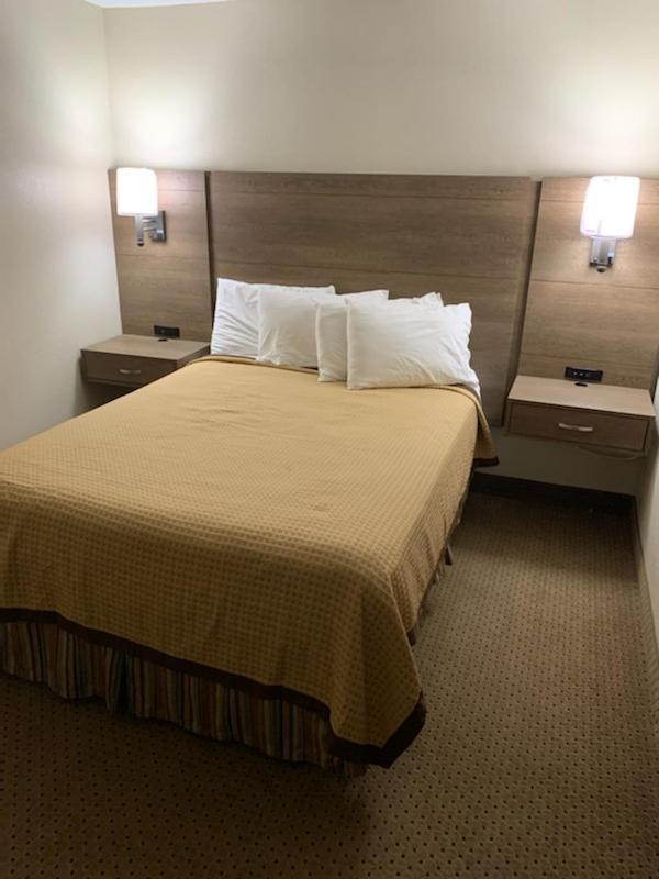 Riverside Motor - 2* Pigeon Forge