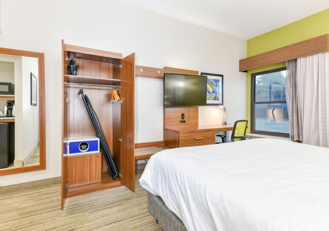 Express & By Ihg 3*