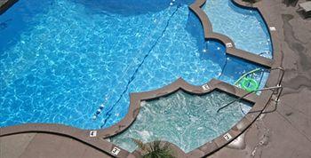Americana A Travelodge By Wyndham Motel 2*