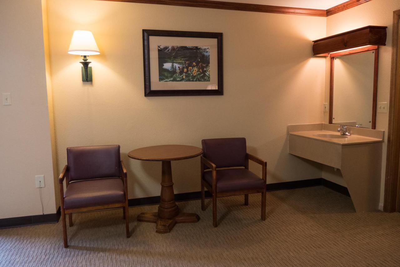 Wild Bear Motel 3*