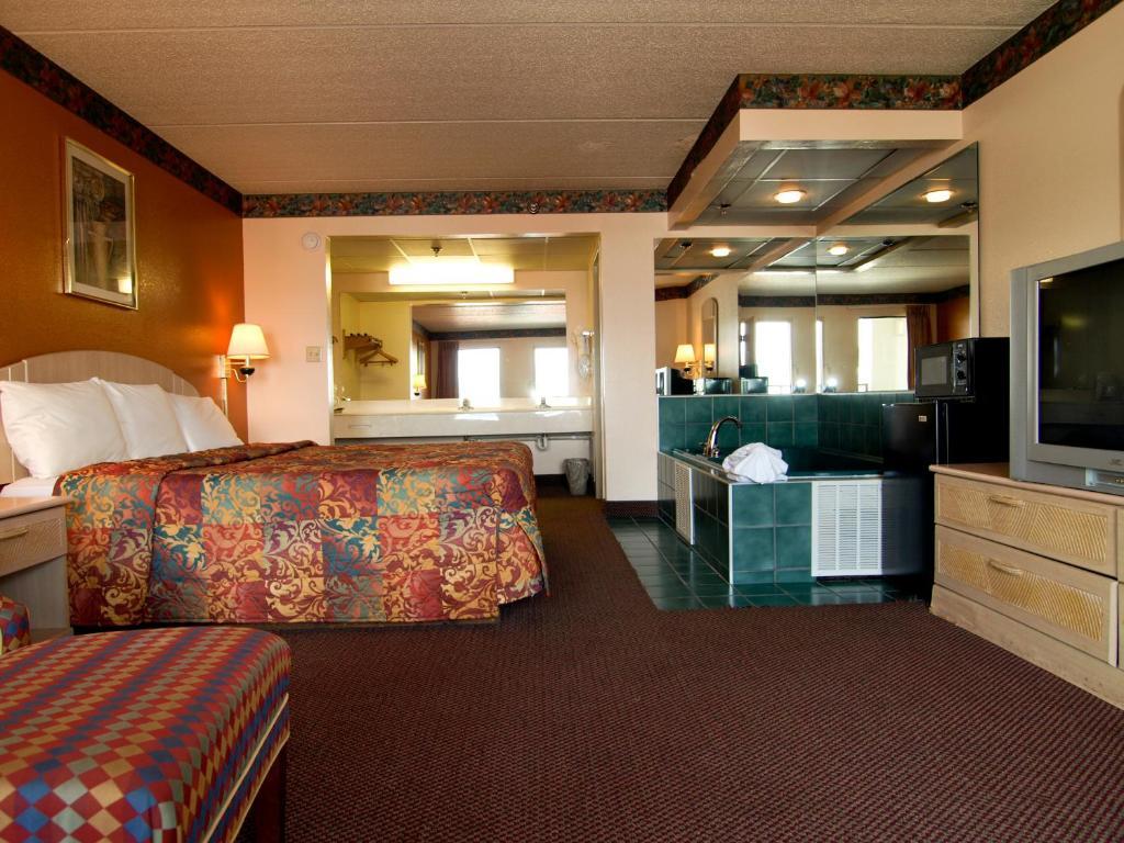Royal * Pigeon Forge