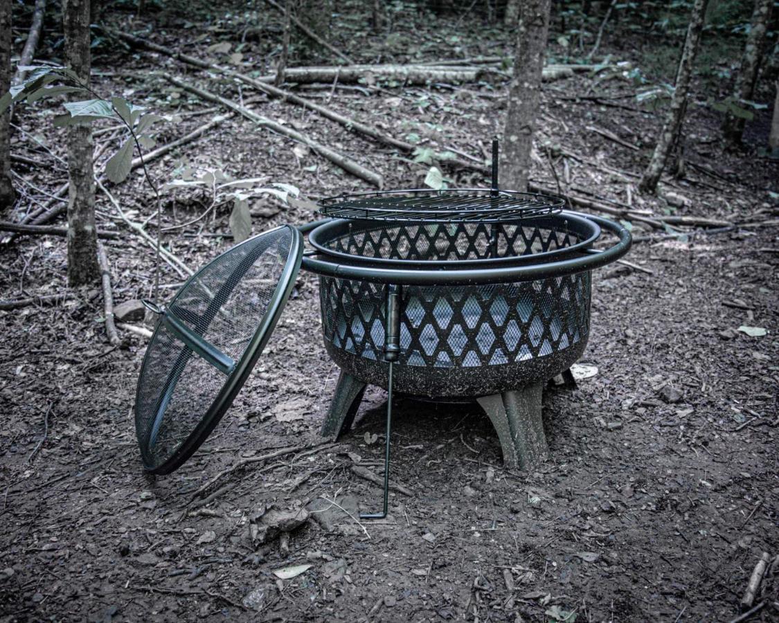 Luxury tent Tentrr Signature Site - Happy Hollow Hideaway Creekside Pigeon Forge
