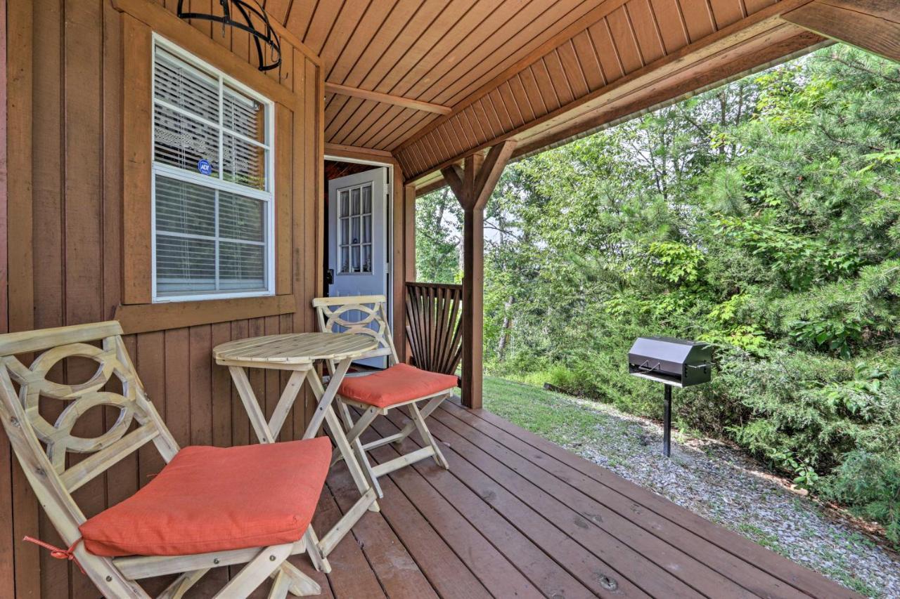 Pigeon Forge Tiny Home Hike, Sip And Explore!