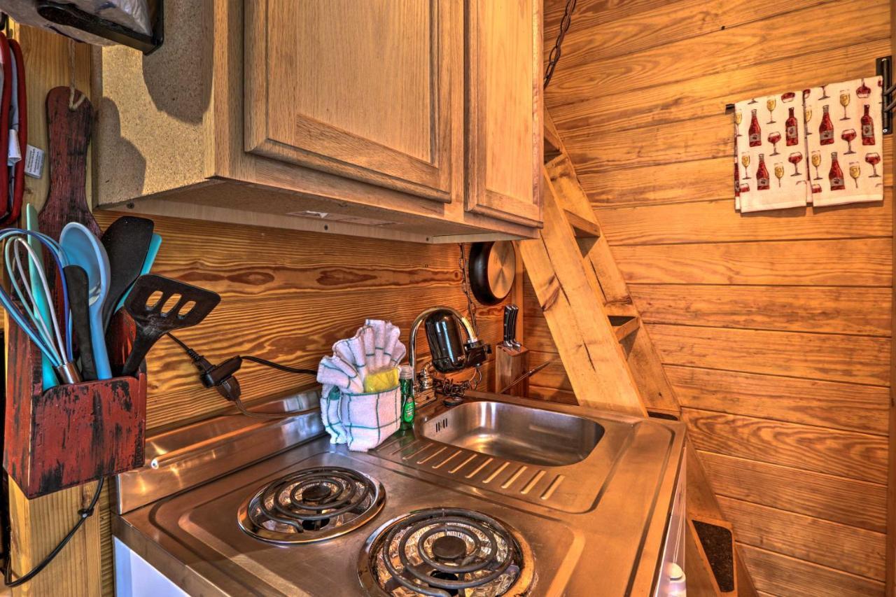 Pigeon Forge Tiny Home Hike, Sip And Explore! Apartment