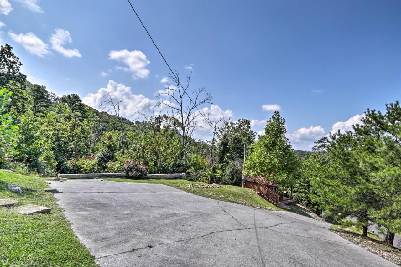 Pigeon Forge Tiny Home Hike, Sip And Explore!