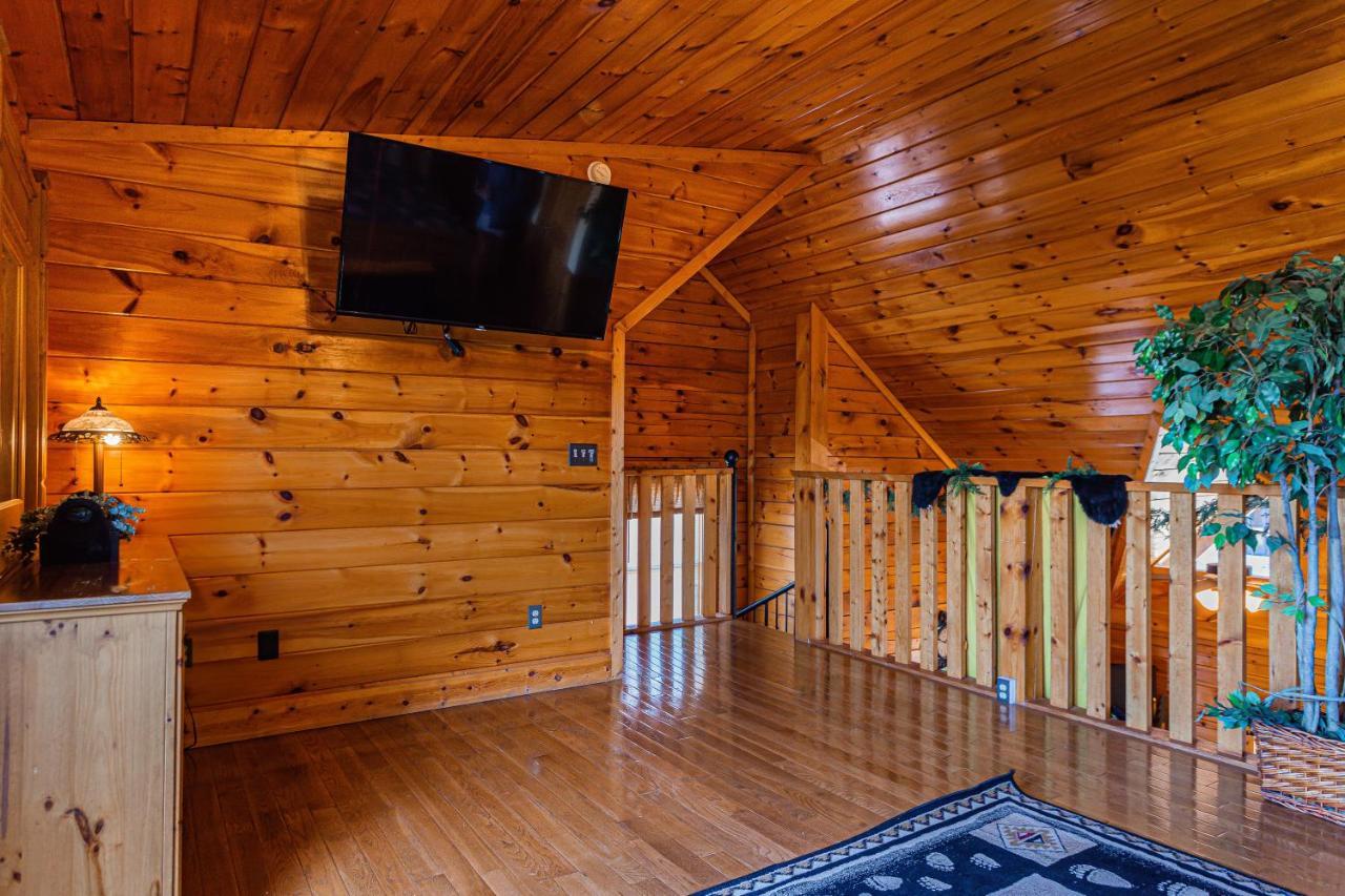 Bear Claw - Bear Claw Retreat In Pigeon Forge! Holiday home *