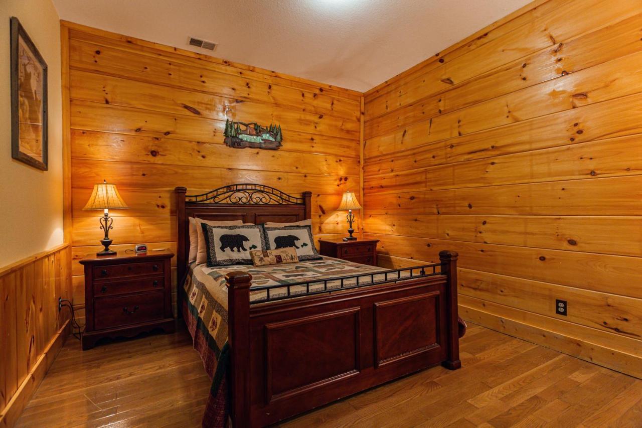 Bear Claw - Bear Claw Retreat In Pigeon Forge! Holiday home