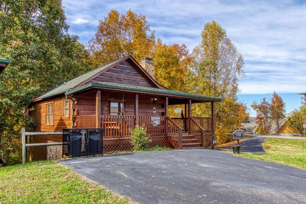 Holiday home The Nut House, Hot Tub, Game Room, Wifi, 1089 Free Tickets Each Paid Day, Dollywood And More! Pigeon Forge