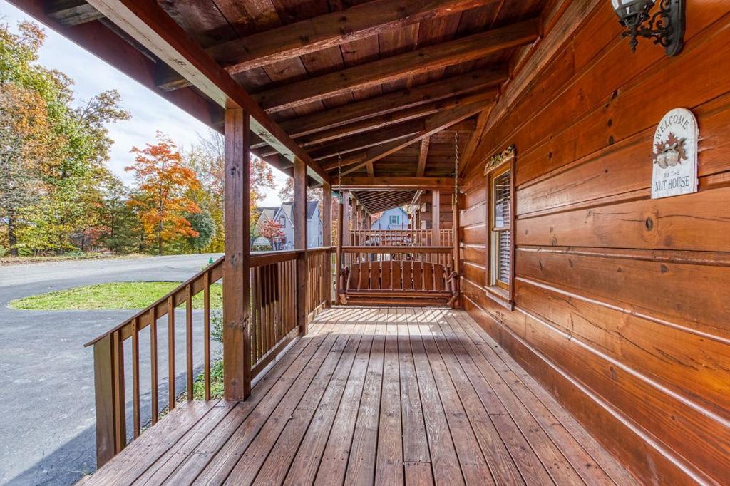 Holiday home The Nut House, Hot Tub, Game Room, Wifi, 1089 Free Tickets Each Paid Day, Dollywood And More! *