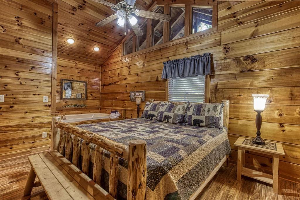 The Nut House, Hot Tub, Game Room, Wifi, 1089 Free Tickets Each Paid Day, Dollywood And More! * Pigeon Forge