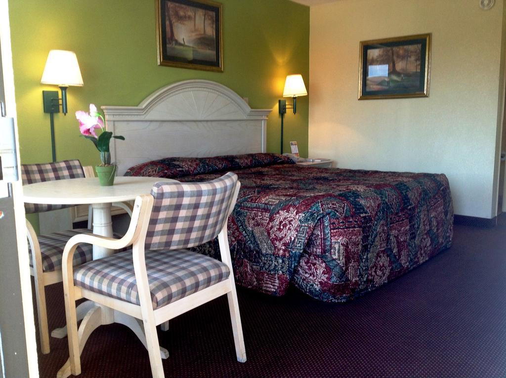 Terrace - Hotel Pigeon Forge