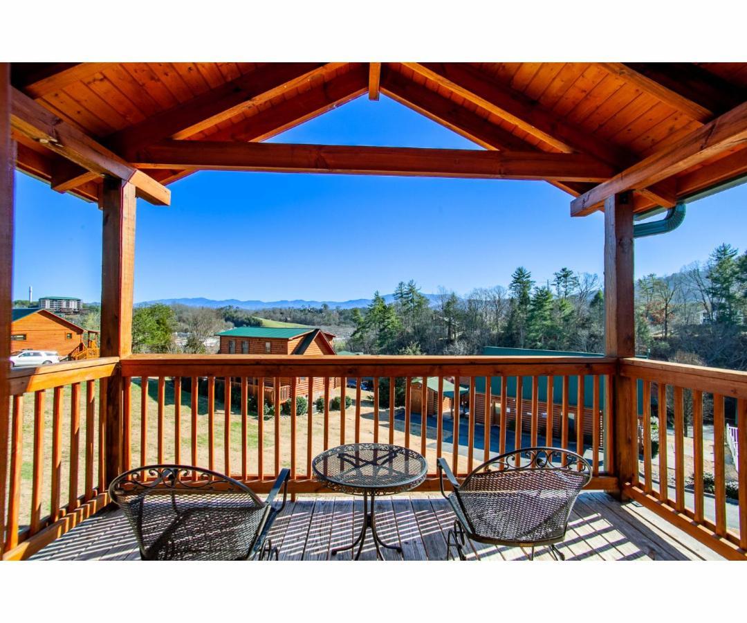 Robins Nest - Wc Accessible, Views, Community Pool Holiday home *