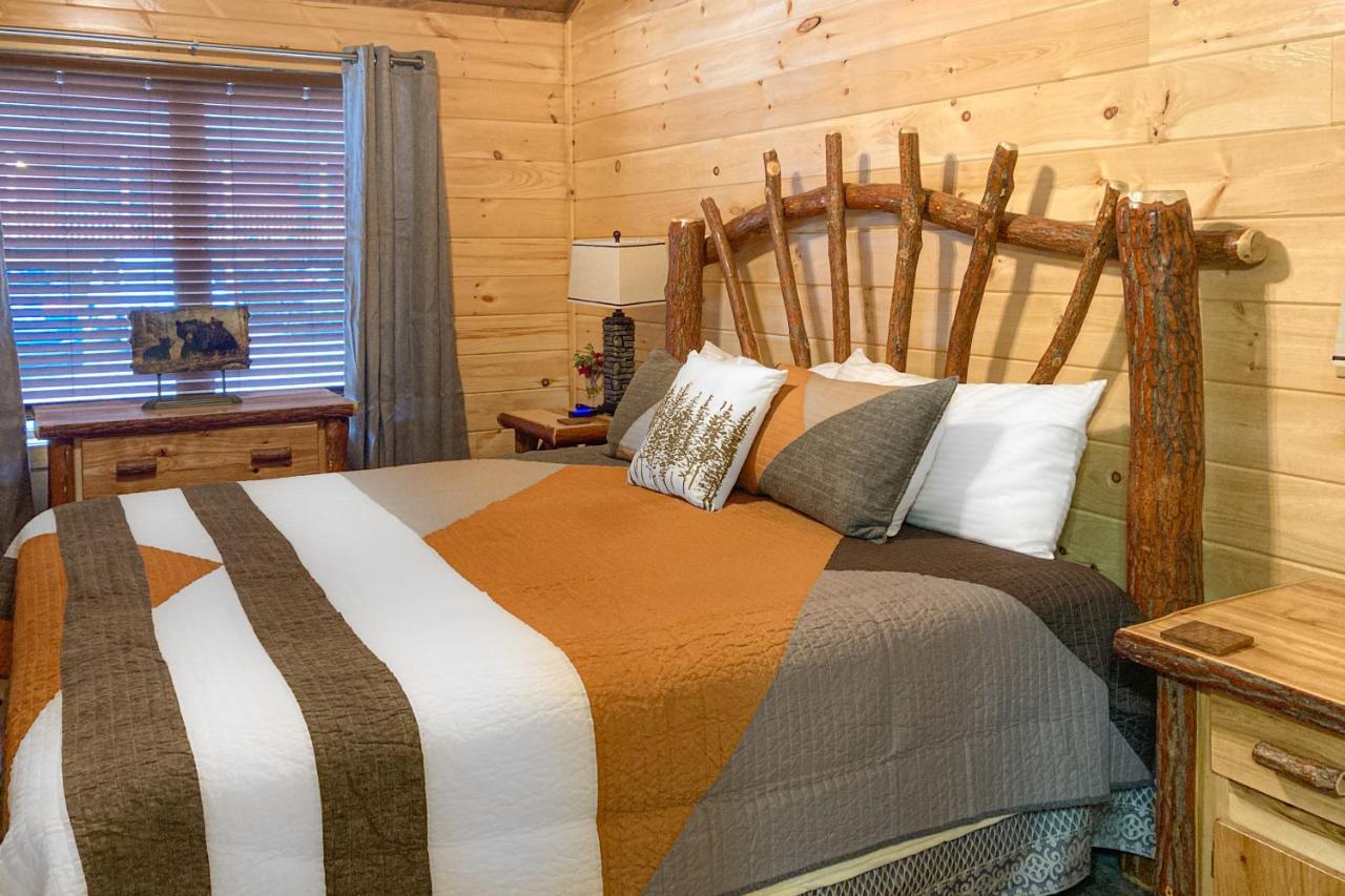 The Lazy Bear Holiday home Pigeon Forge