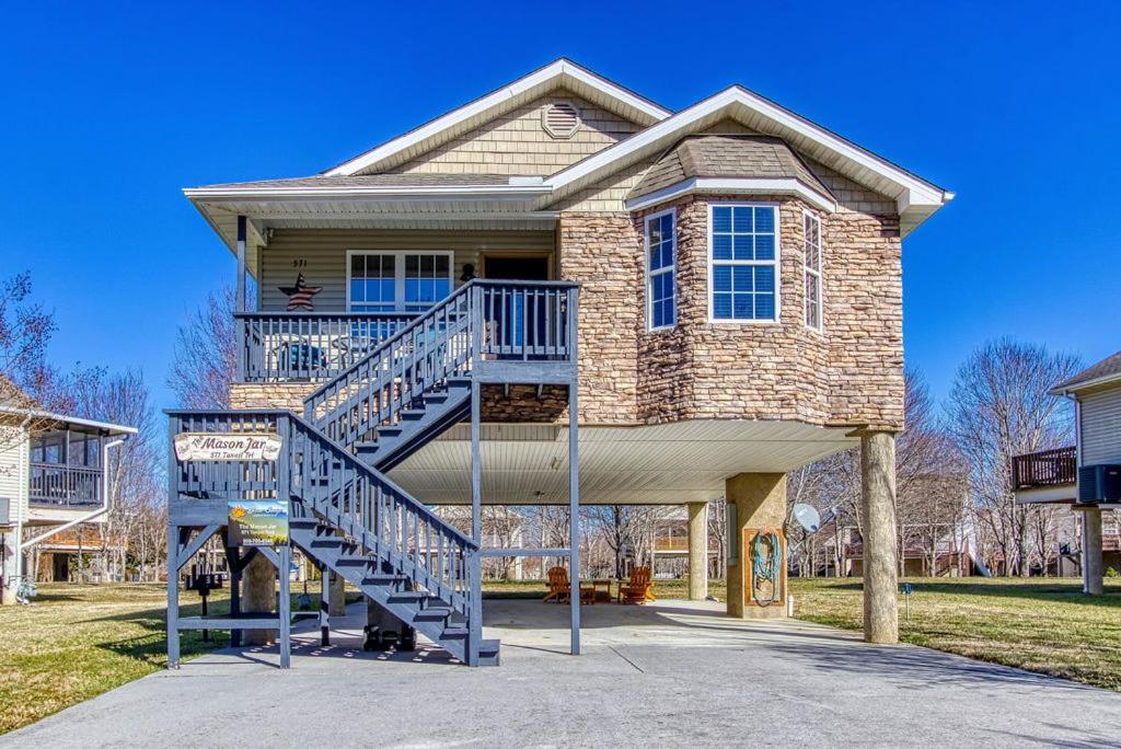 Chalet The Mason Jar, Hot Tub, Wifi, 1089 Free Tickets Each Paid Day, Dollywood And More! Pigeon Forge