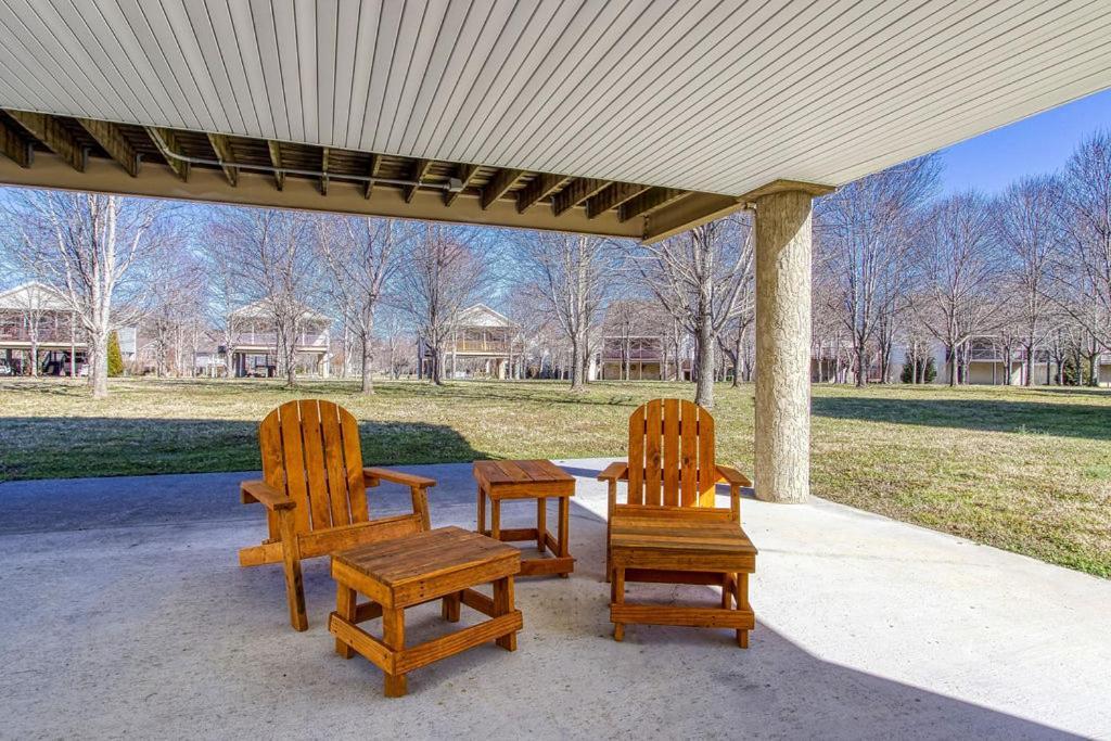 Chalet The Mason Jar, Hot Tub, Wifi, 1089 Free Tickets Each Paid Day, Dollywood And More! *