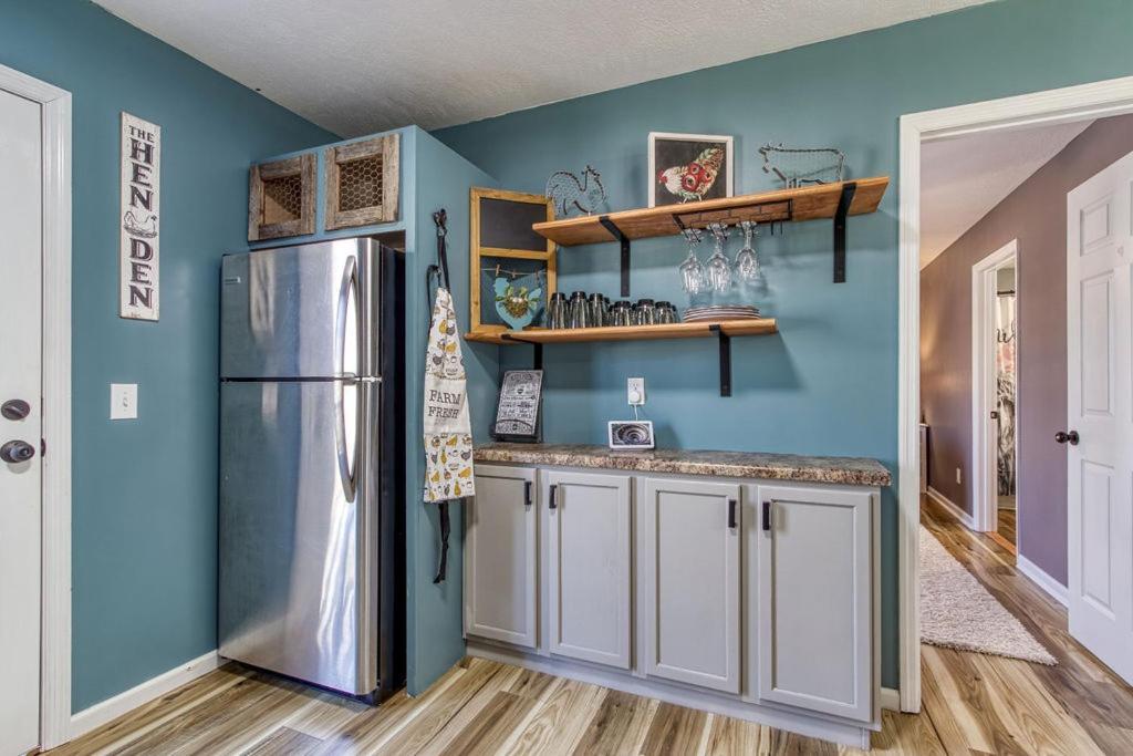 Chalet The Mason Jar, Hot Tub, Wifi, 1089 Free Tickets Each Paid Day, Dollywood And More! Pigeon Forge