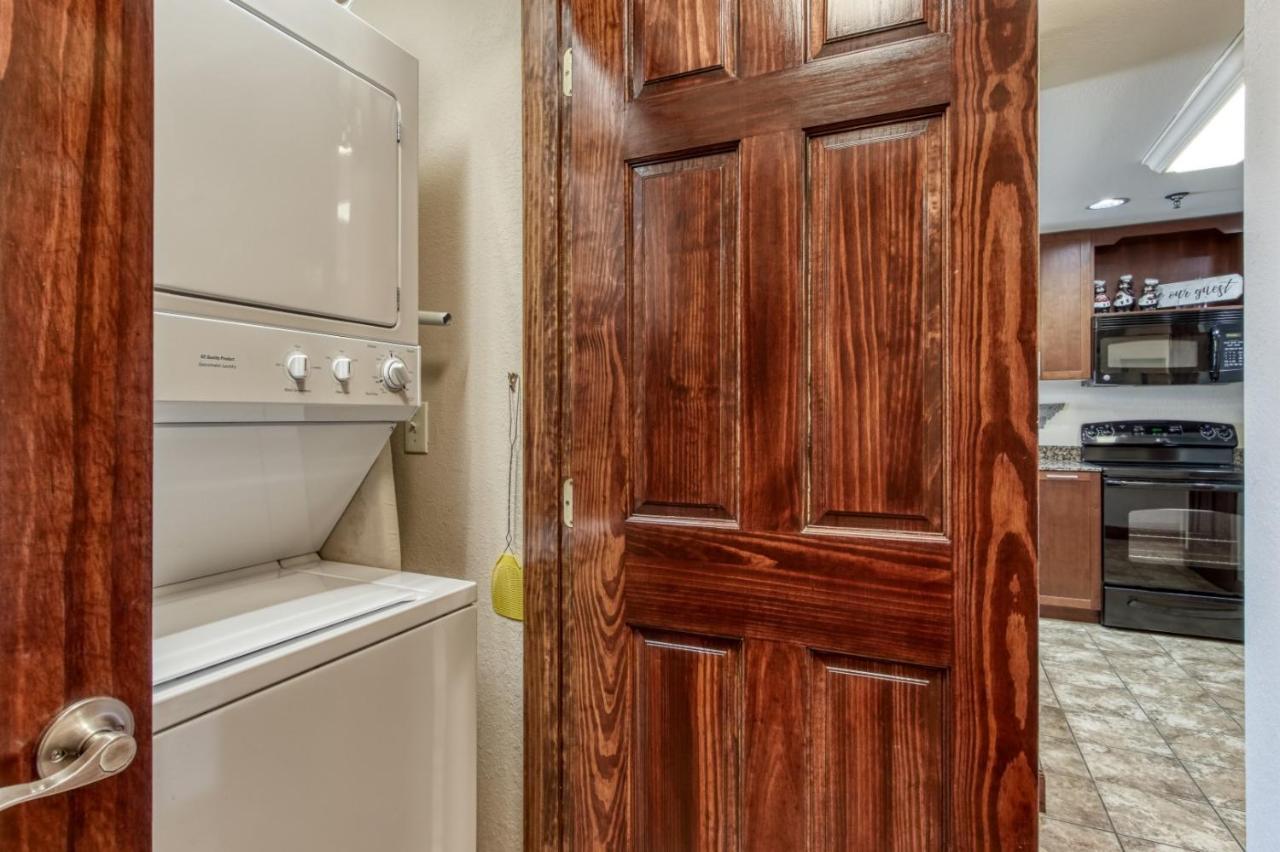 Gorgeous 2bd 2bth With Mountain Views Pool Hot Tub Game Close To Parkway