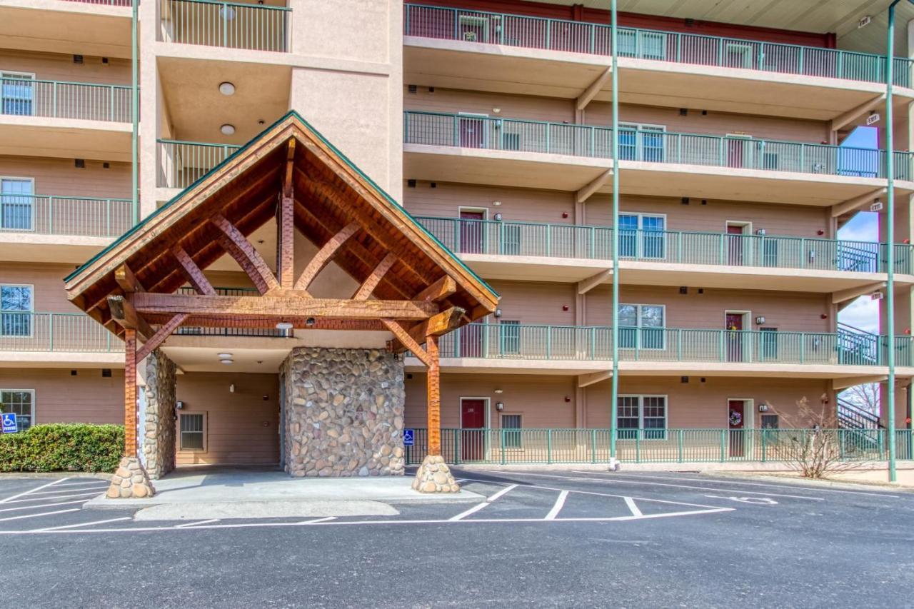 Gorgeous 2bd 2bth With Mountain Views Pool Hot Tub Game Close To Parkway