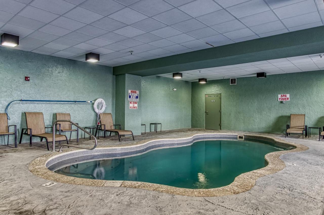 Apartment Gorgeous 2bd 2bth With Mountain Views Pool Hot Tub Game Close To Parkway *