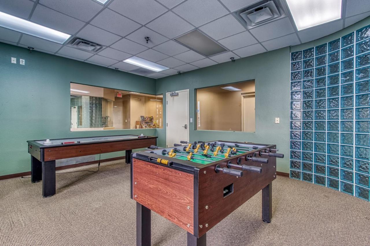 Apartment Gorgeous 2bd 2bth With Mountain Views Pool Hot Tub Game Close To Parkway Pigeon Forge