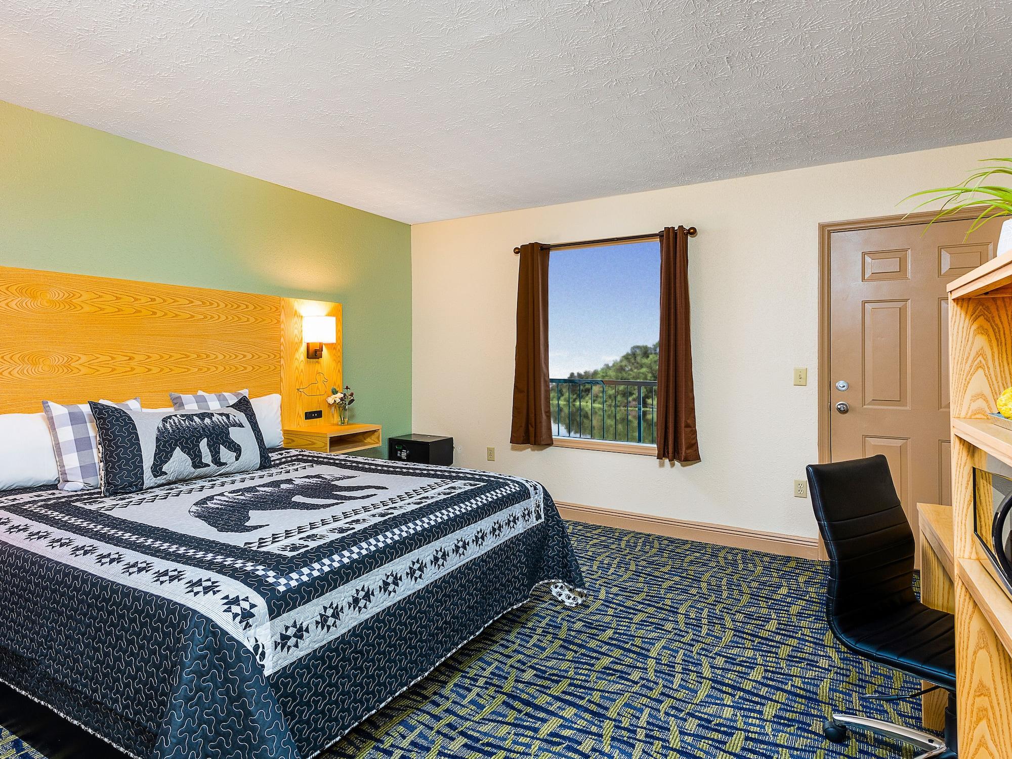 Creekstone Hotel 2*