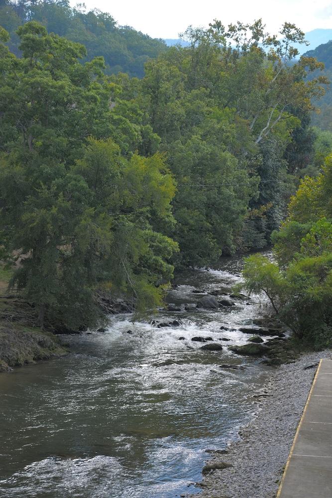 Creekstone 2*
