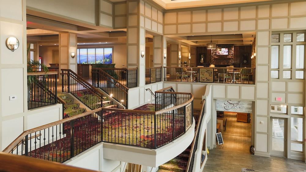 Resort Dollywood's Dreammore And 4*