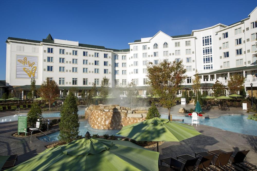 Dollywood's Dreammore And Resort Pigeon Forge