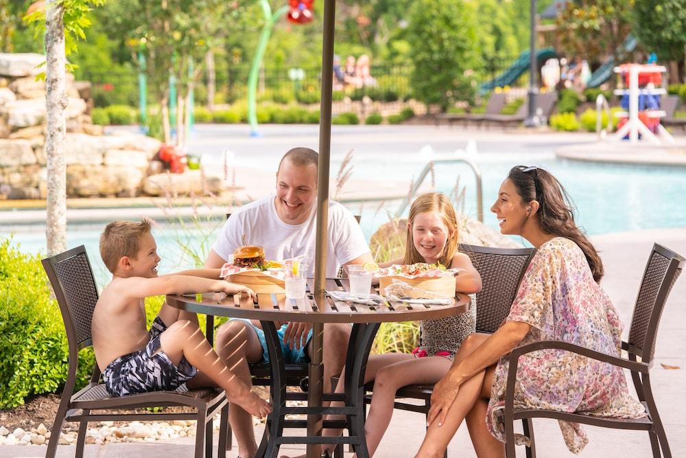 Dollywood's Dreammore And Resort Pigeon Forge