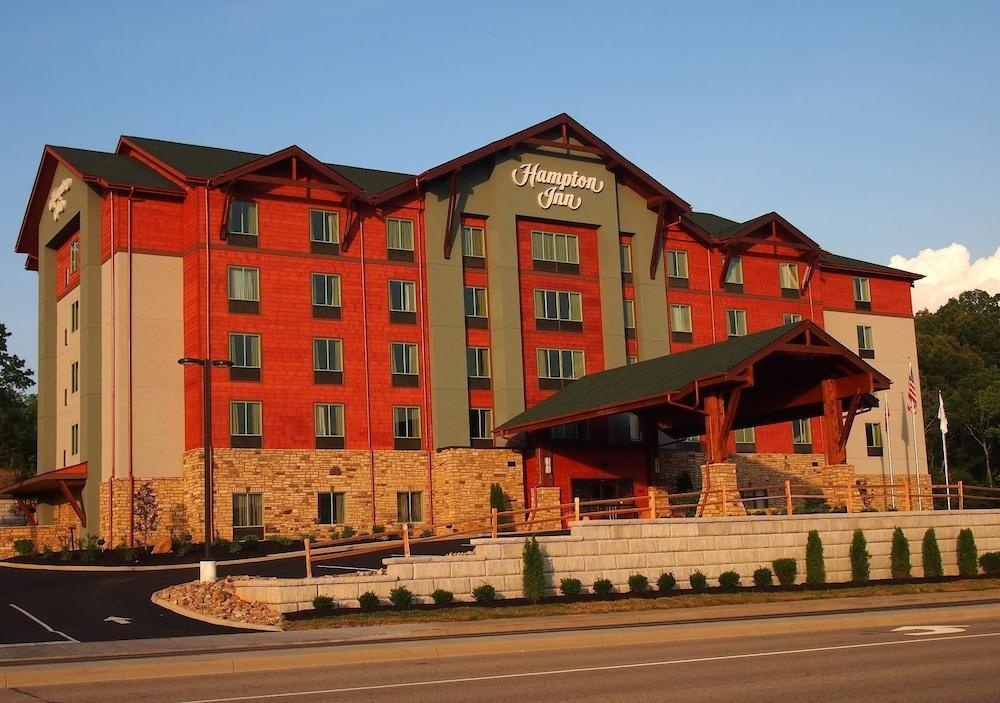Hampton 3* Pigeon Forge
