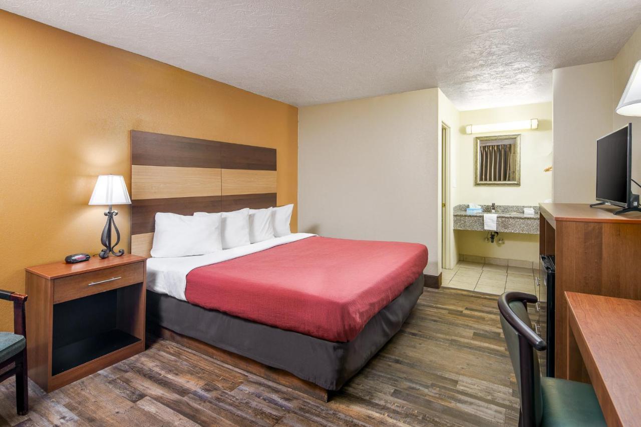 Americana A Travelodge By Wyndham Motel Pigeon Forge