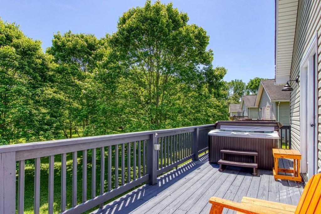 Chalet The Mason Jar, Hot Tub, Wifi, 1089 Free Tickets Each Paid Day, Dollywood And More!