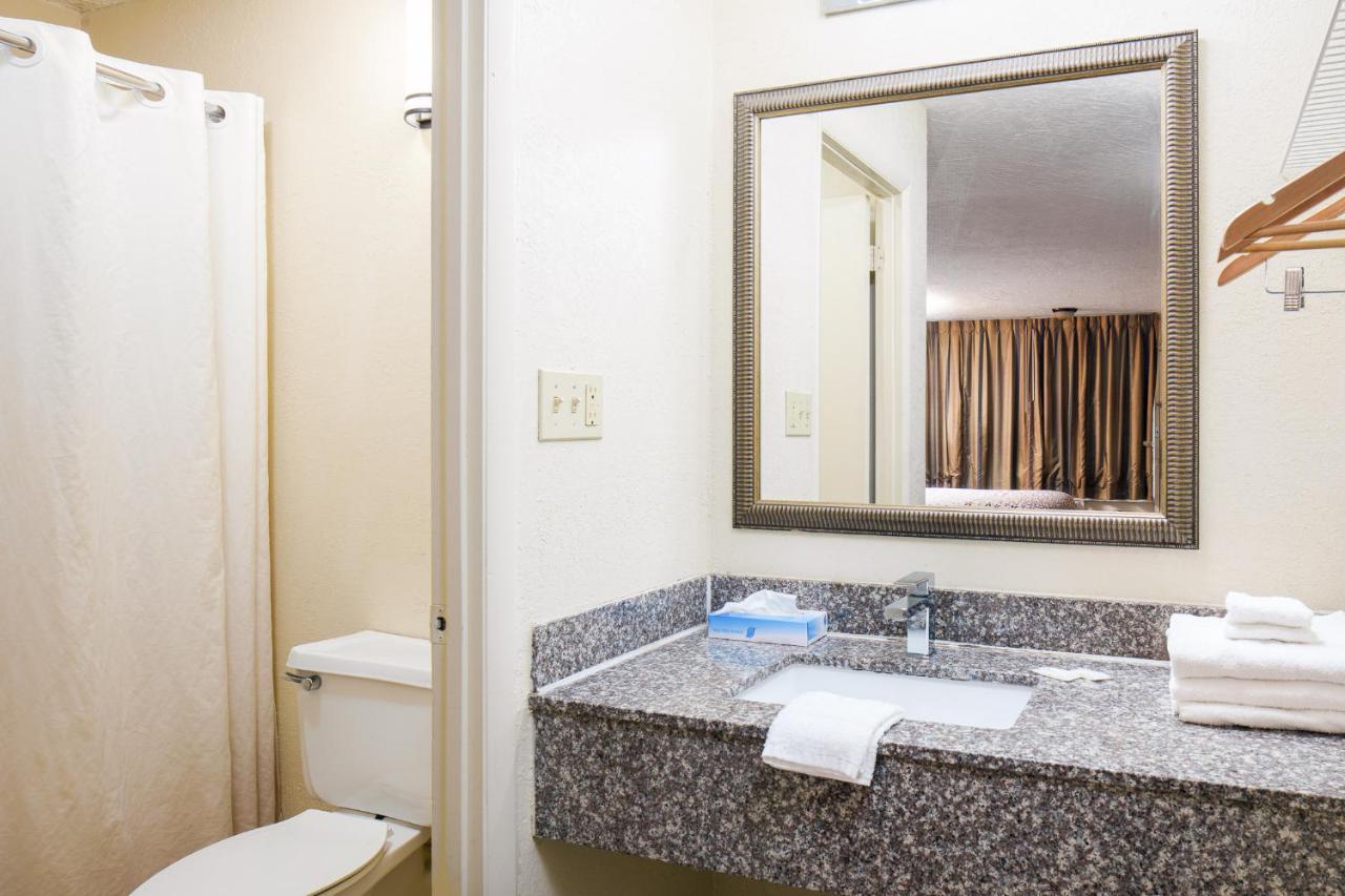 Americana A Travelodge By Wyndham