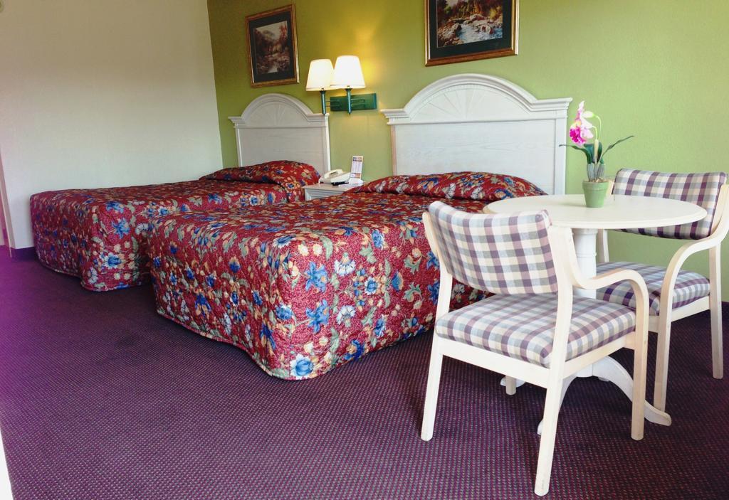 Terrace - Hotel Pigeon Forge