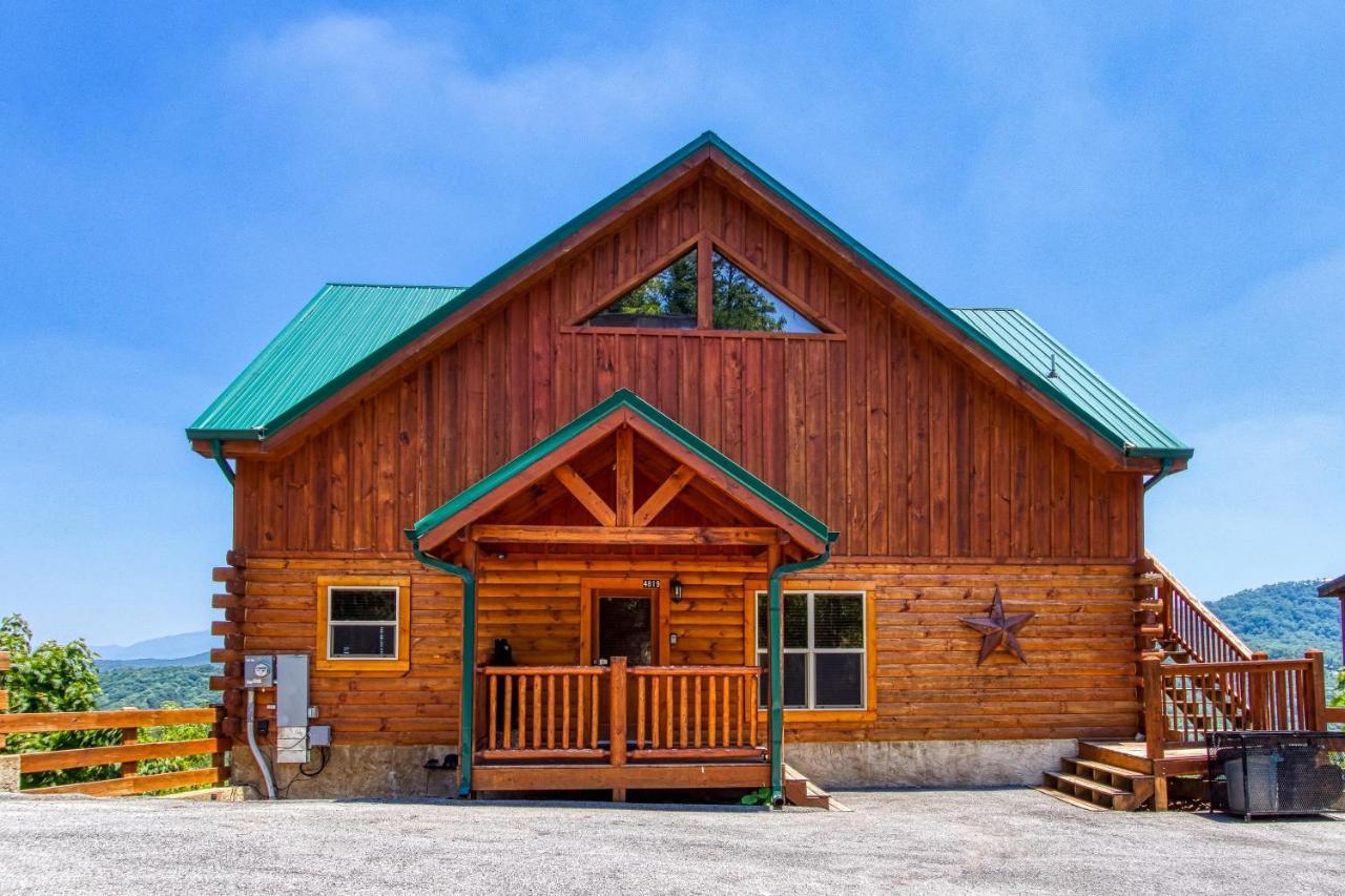 Holiday home Mountain Splash, Private Pool, Theater Room, 1089 Free Tickets Each Paid Day, Dollywood And Pigeon Forge