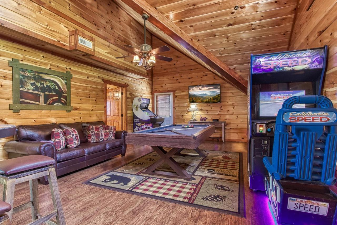 Mountain Splash, Private Pool, Theater Room, 1089 Free Tickets Each Paid Day, Dollywood And Pigeon Forge