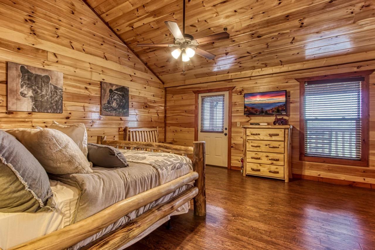 Holiday home Mountain Splash, Private Pool, Theater Room, 1089 Free Tickets Each Paid Day, Dollywood And *