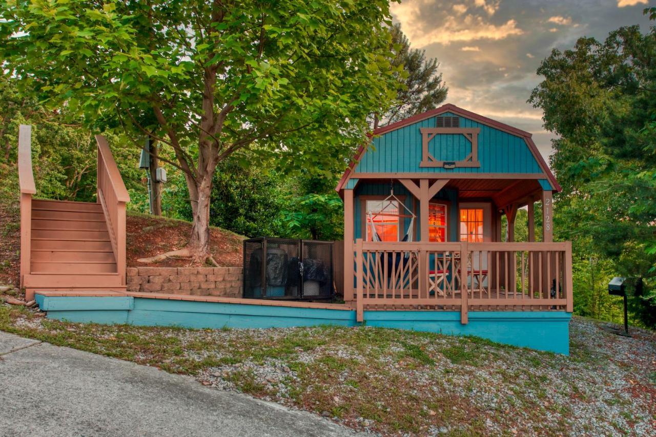 Pigeon Forge Tiny Home Hike, Sip And Explore! *