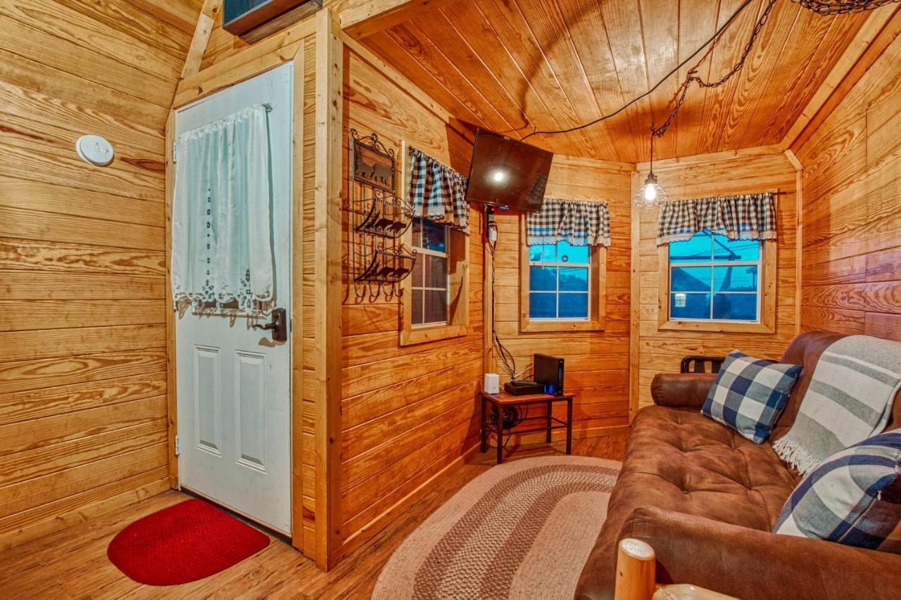 Pigeon Forge Tiny Home Hike, Sip And Explore! Apartment