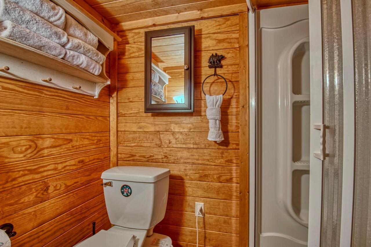 Pigeon Forge Tiny Home Hike, Sip And Explore! Apartment *