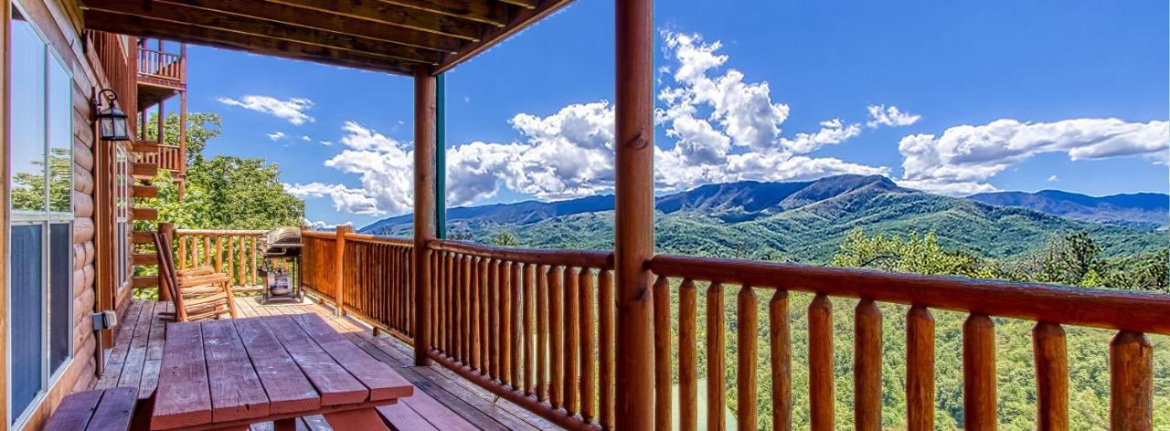 Holiday home Mountain Splash, Private Pool, Theater Room, 1089 Free Tickets Each Paid Day, Dollywood And *