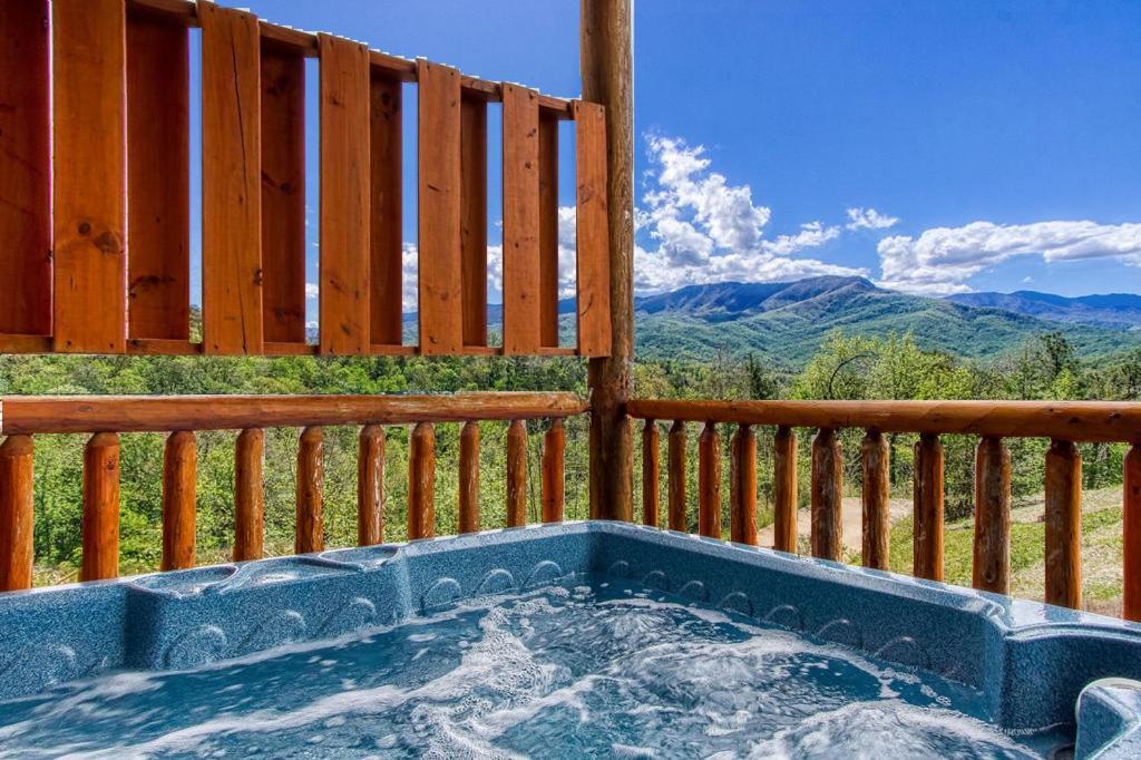 Mountain Splash, Private Pool, Theater Room, 1089 Free Tickets Each Paid Day, Dollywood And *