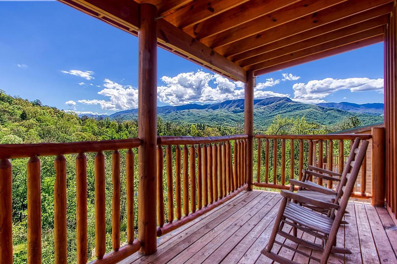 Mountain Splash, Private Pool, Theater Room, 1089 Free Tickets Each Paid Day, Dollywood And