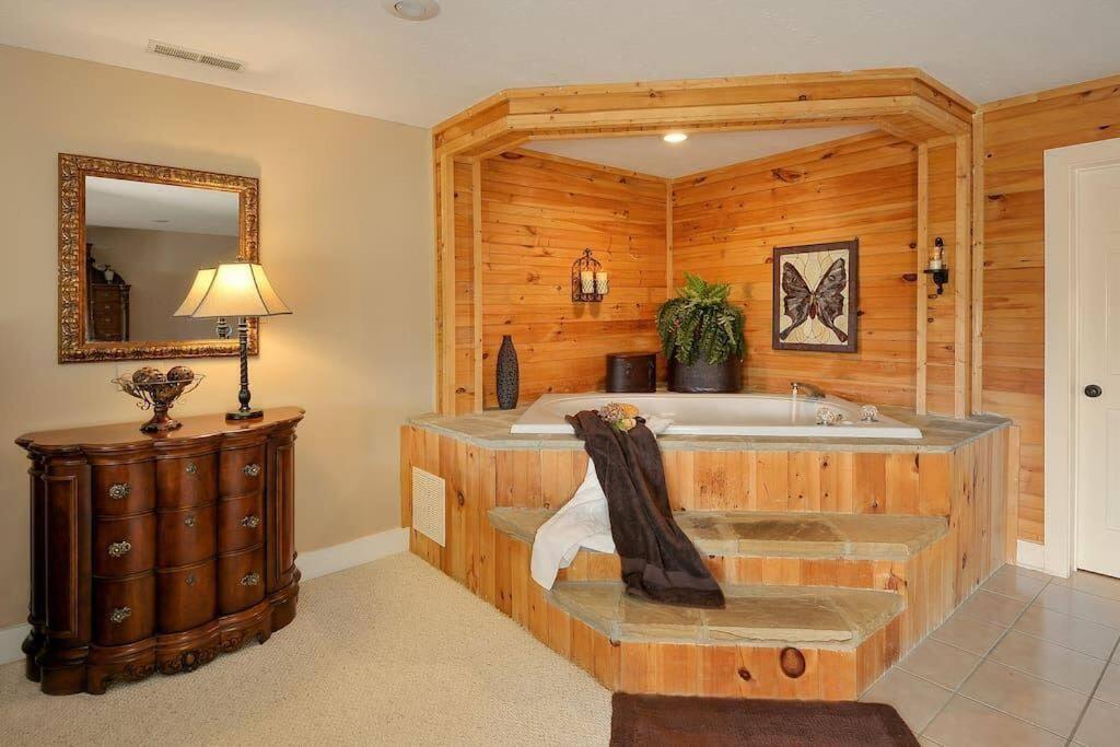 Holiday home Smoky Mountain Splendor Two Third Acre 2 King Master Pigeon Forge