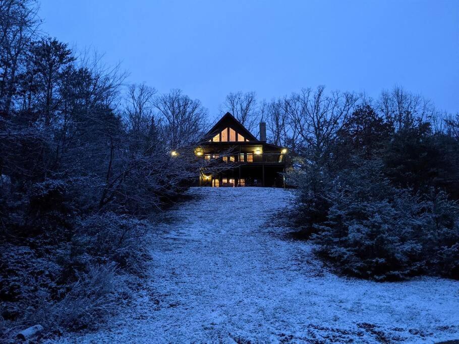Smoky Mountain Splendor Two Third Acre 2 King Master