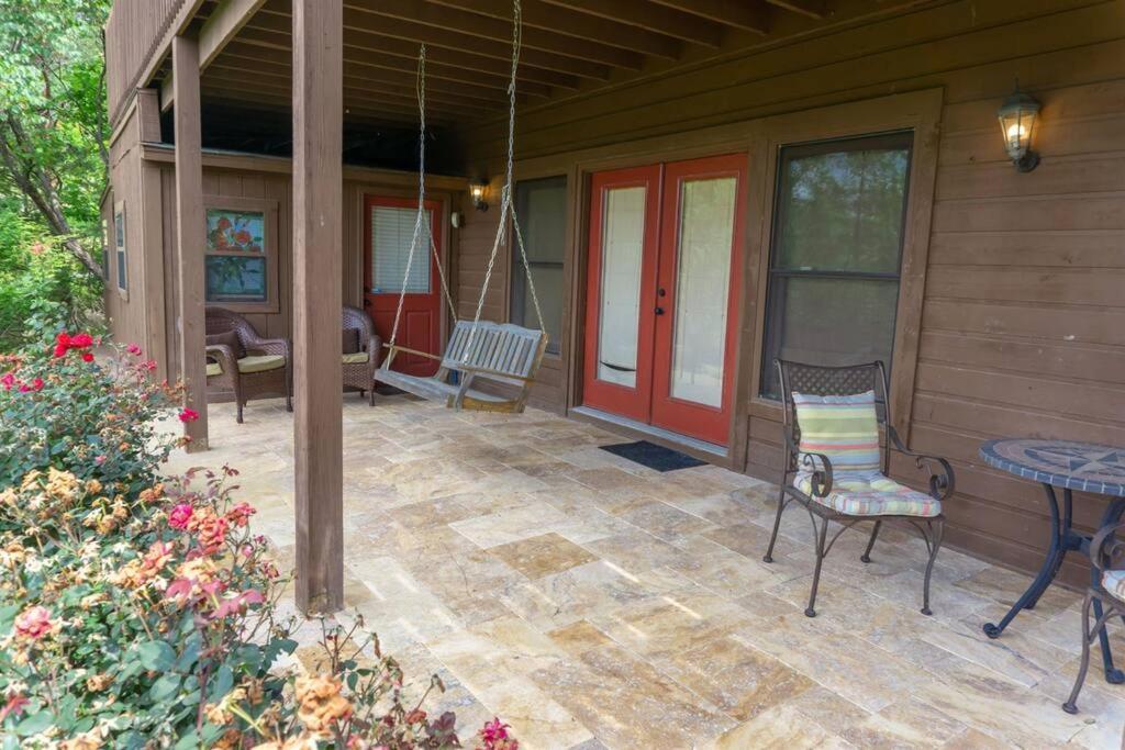 Smoky Mountain Splendor Two Third Acre 2 King Master Holiday home