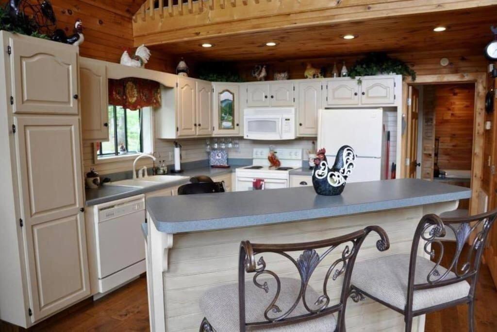 Holiday home Smoky Mountain Splendor Two Third Acre 2 King Master
